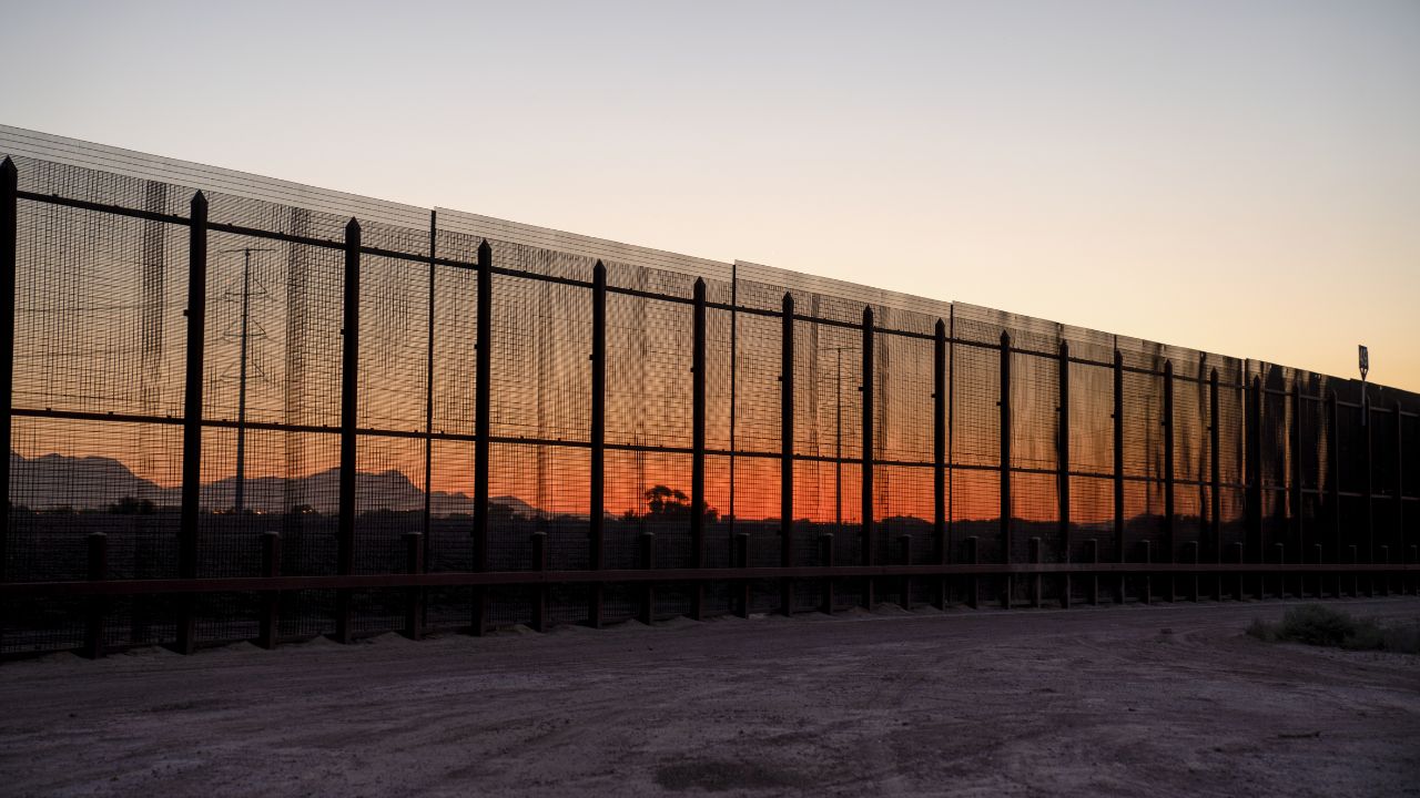 CBP interrompe obras de barreira em área protegida na fronteira do Texas