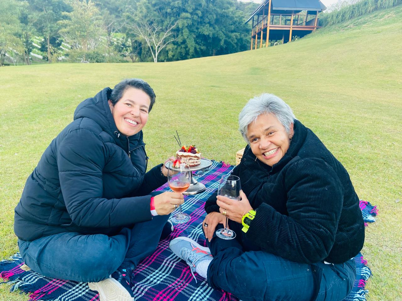 Ciência, amor e resiliência: a jornada de Claudia Rodrigues e Adriane Bonato