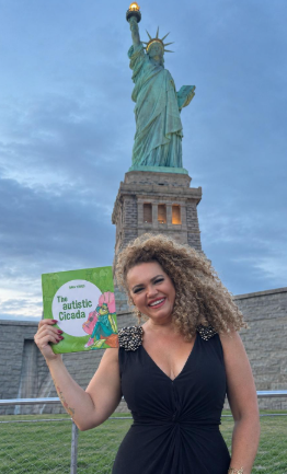 Cantora Anna Torres apresenta “A Cigarra Autista” nos Estados Unidos em agenda internacional pela inclusão