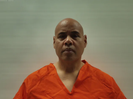 Agente do ICE acusado de atirar em imigrante é preso em Minnesota após impasse com Texas