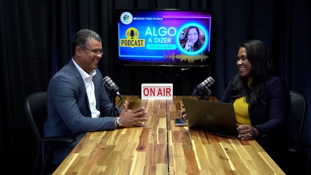 Trajetória de Sucesso: Juliano Magalhães Revela Bastidores do Marketing e do Audiovisual no Programa "Algo a Dizer"