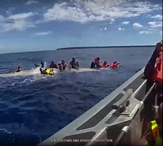 Guarda Costeira dos EUA relata que embarcação com 62 imigrantes vira perto de Porto Rico, três morrem e dez estão desapa