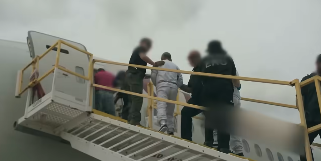 Ice deporta 6 em cada 10 brasileiros detidos; quase 60% não tinham acusação criminal