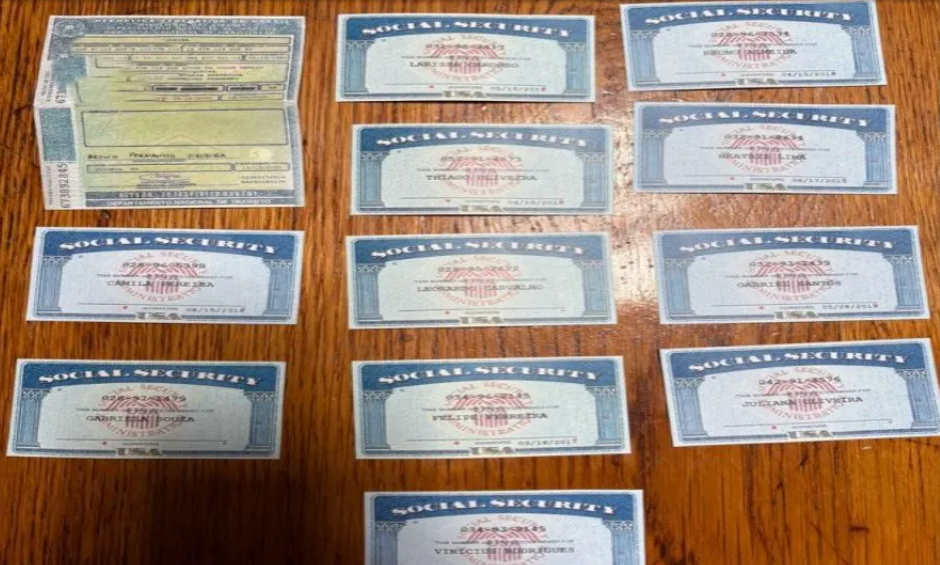 Brasileiro acusado de vender Green Cards e cartões de Social Security falsos em Massachusetts pode 15 anos de prisão