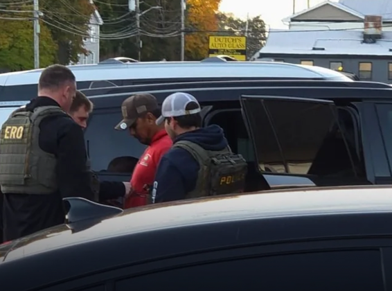 ICE detém oito imigrantes de empresa de brasileiro durante operação em Ayer, Massachusetts