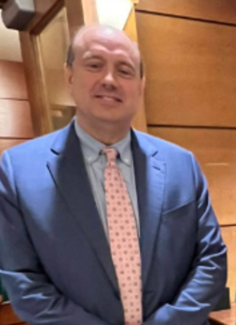 Senador de Massachusetts critica ICE e pede doações para famílias de imigrantes detidos
