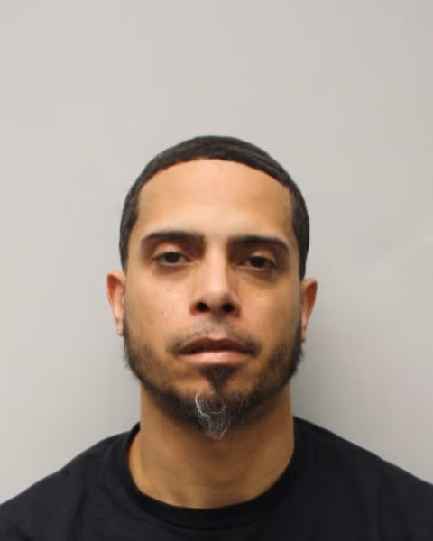 Polícia encontra duas mulheres mantidas contra a vontade em hotel de Tewksbury