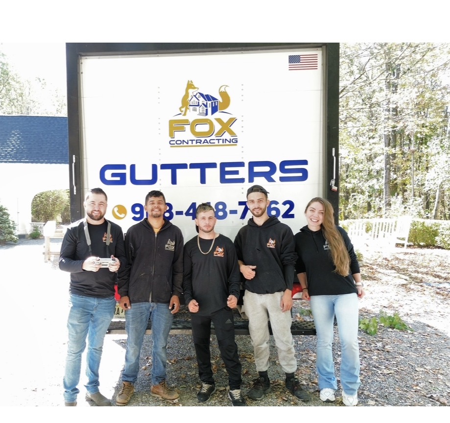 ESTAMOS CONTRATANDO INSTALADORES DE GUTTERS