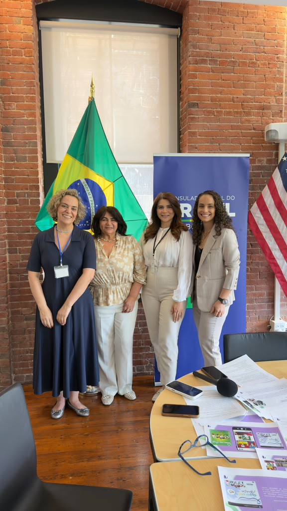 A apresentadora e educadora Jhenny Pachecho e suas convidadadas